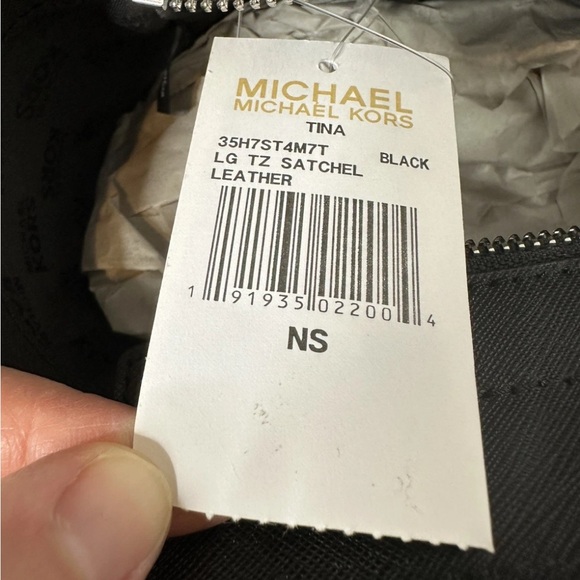 New Michael Kors Tina Saffiano Leather Small Satchel Messenger Bag Black - Picture 10 of 12